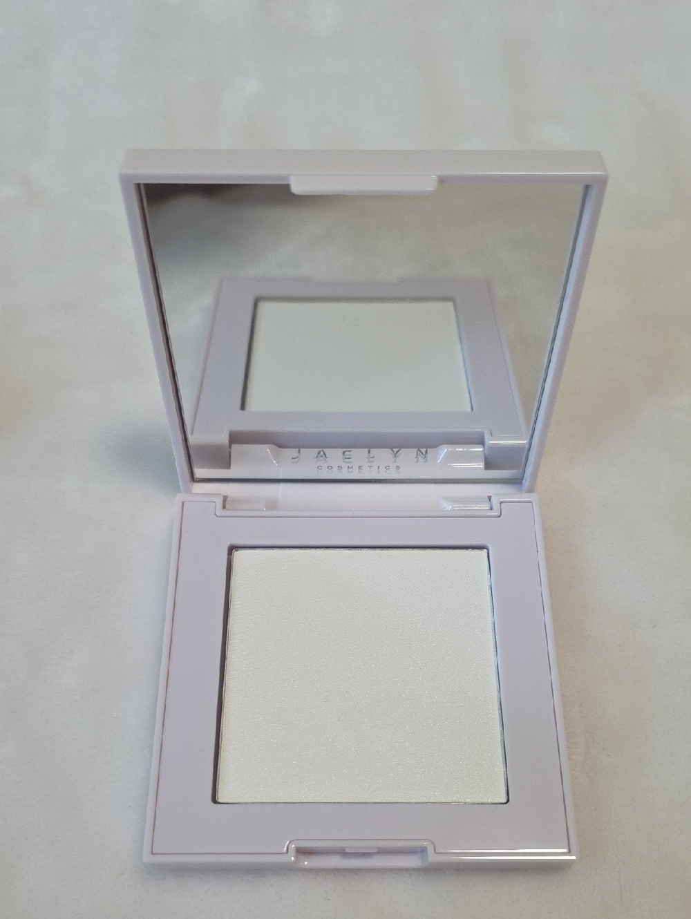 NIB JACLYN Cosmetics Translucent Setting Powder - Picture 4 of 9